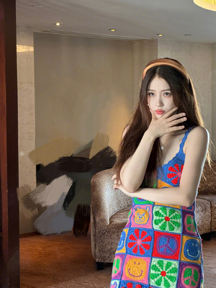 95后美女虞书欣非诚勿扰3营业图片
