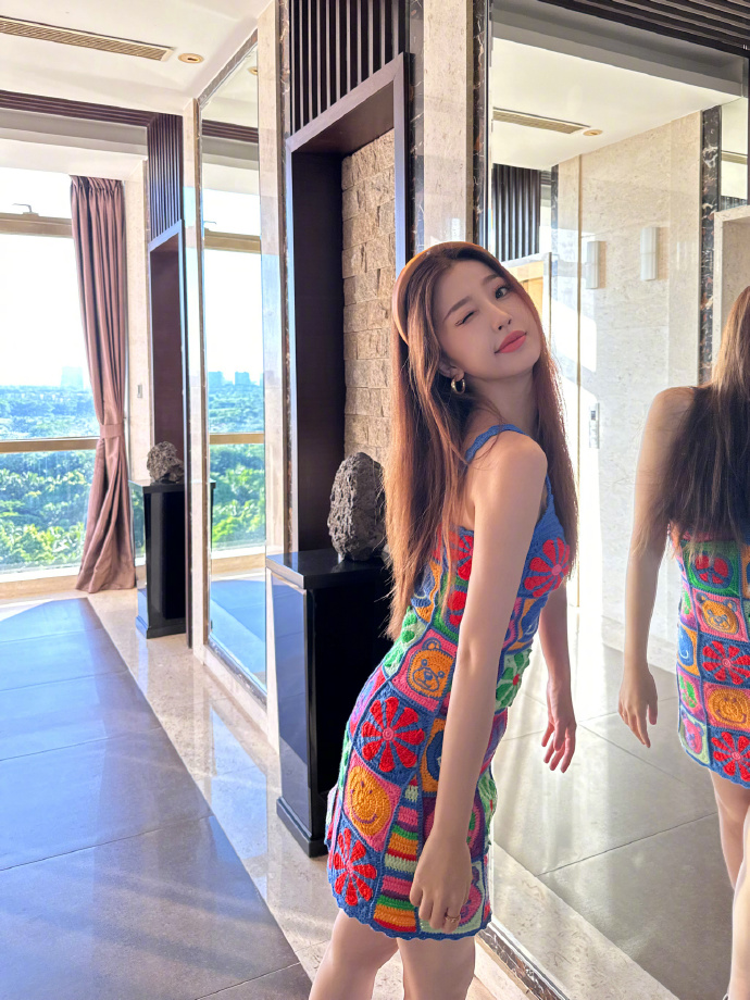 95后美女虞书欣非诚勿扰3营业图片 5