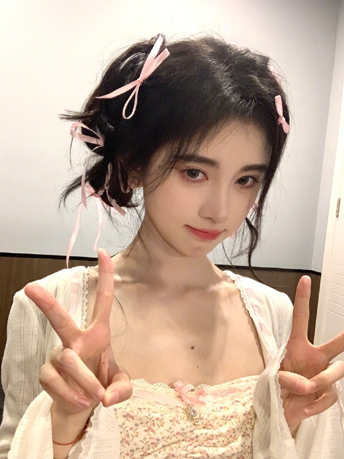 四川美女明星鞠婧祎卡哇伊图片 5