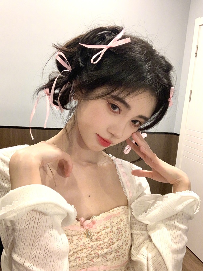 四川美女明星鞠婧祎卡哇伊图片 6
