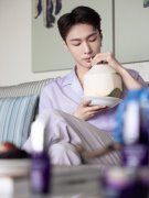 90H后帅哥明星张艺兴图片